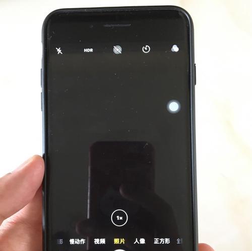 老手机摄像头旁金属片有何作用？是什么部件？  第1张